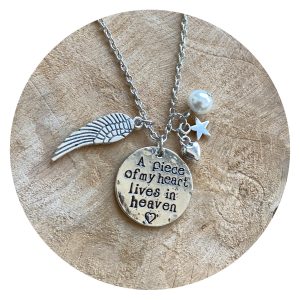 Prachtige ketting met de tekst A Piece Of My Heart Is In Heaven