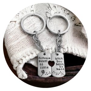 Sleutelhanger Distance means so little