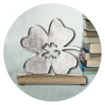 Klaver vier op mangohouten voet