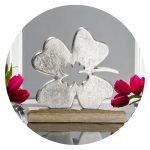 Klaver vier op mangohouten voet