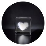 Wolkje in glas zwarte achtergrond