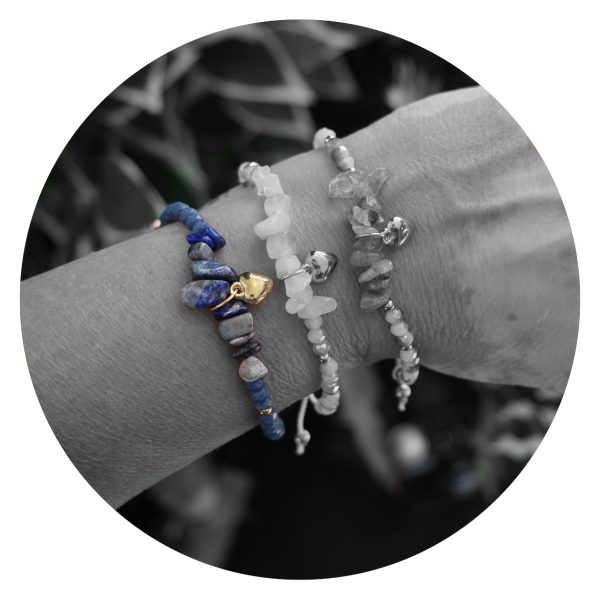 Kristallen armbandje lapis lazuli met goudkleurig hartje