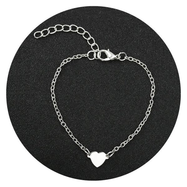 Armbandje met zilverkleurig hartje