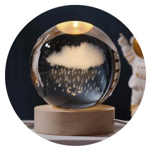 Regenwolkje in bol met lichtje