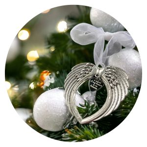 Kersthanger met vleugeltjes en strik