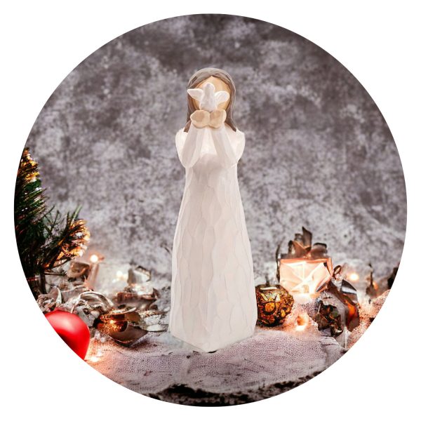 Beeldje van een meisje met vogeltje