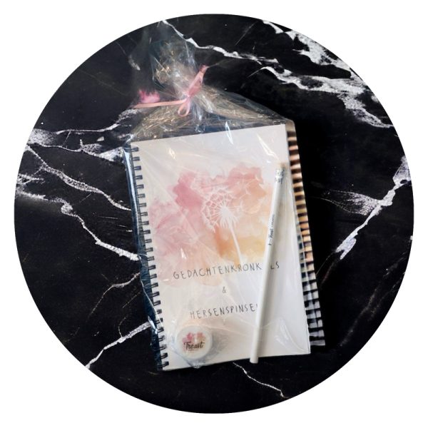 Set notitieboekje puntenslijper en potlood