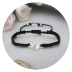 Geknoopt armbandje met kattenkopje wit gemarmerd