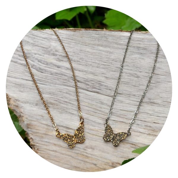 Ketting goud of zilverkleurig met vlindertje