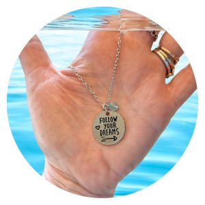 Ketting met label Follow Your Dreams