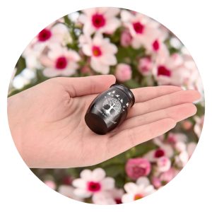 Kleine urn met boom en Forever in my heart