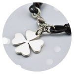 Leren armband met stalen klaver vier