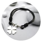 Leren armband met stalen klaver vier