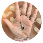 Urnketting met zwart hartje