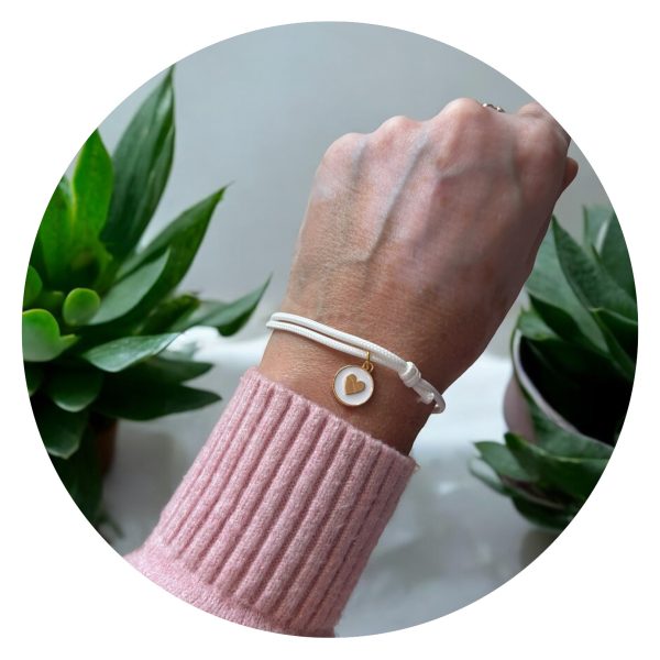 Veterarmband wit met wit hartje
