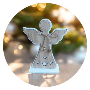 Houten engeltje met belletjes