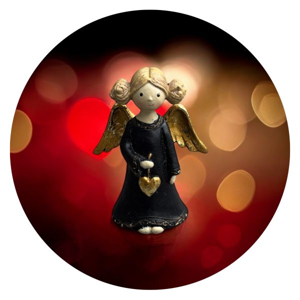 Engeltje met twee knotjes en hartje klein