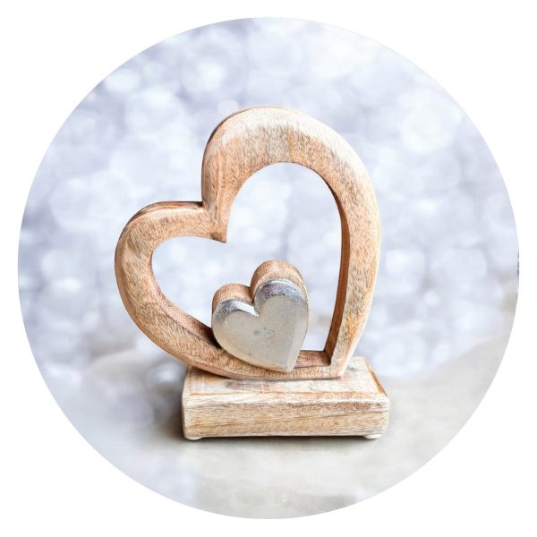 Robuust houten hart met klein hartje