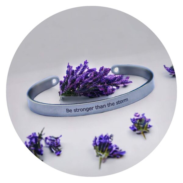 Armband Be stronger than the storm