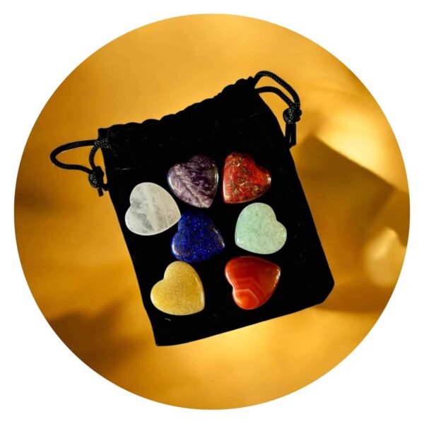 Chakrastenen hartvorm in fluwelen zakje