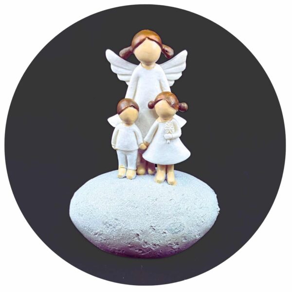 Lieve engel met 2 kinderen