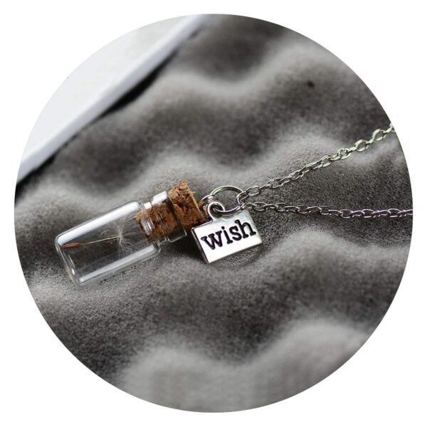 Ketting flesje met 1 pluisje