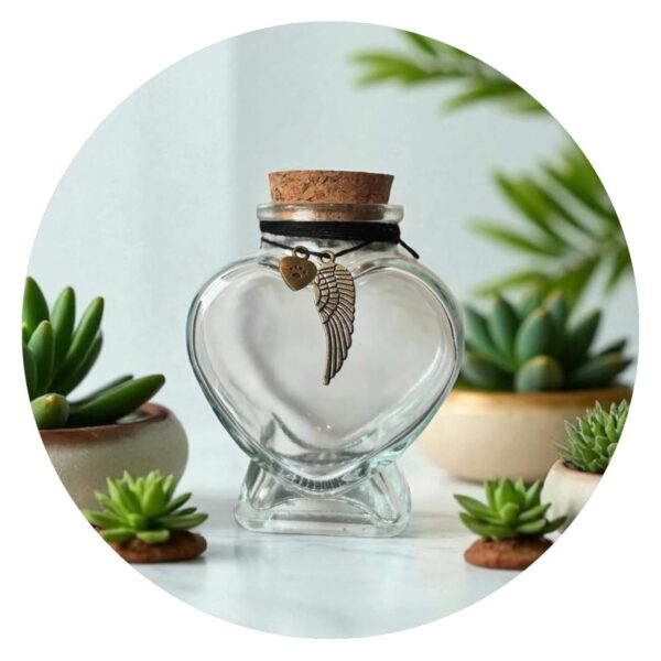 Flesje in hart vorm met hond of kat