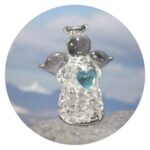 Glazen engel lichtblauw steentje