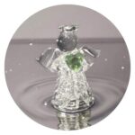 Glazen engel lichtgroen steentje