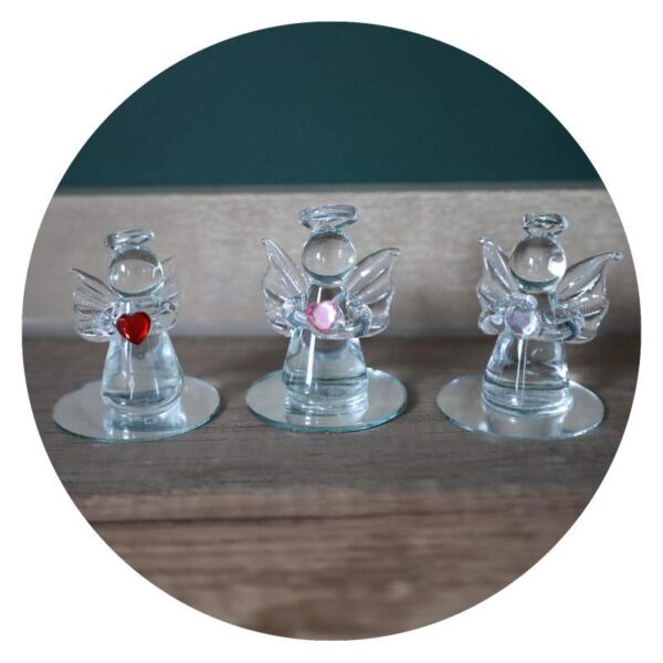 Glazen engeltjes met steen