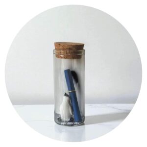 Glazen flesje met pinguin