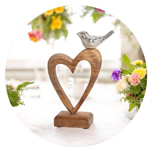 Houten hart met vogeltje