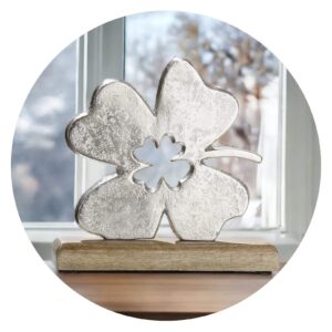 Klaver vier op mangohouten voet