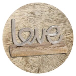 Houten standaard met LOVE
