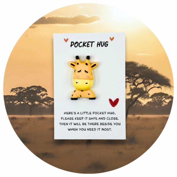 Pocket Hug knuffelgiraf Engelse tekst