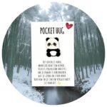 Pocket Hug panda bikkel Nederlandse tekst