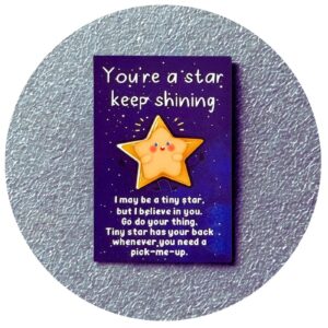 Pocket Hug ster tegen grijze achtergrond