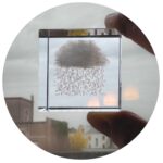 regenwolkje in glas in een wolkenhemel