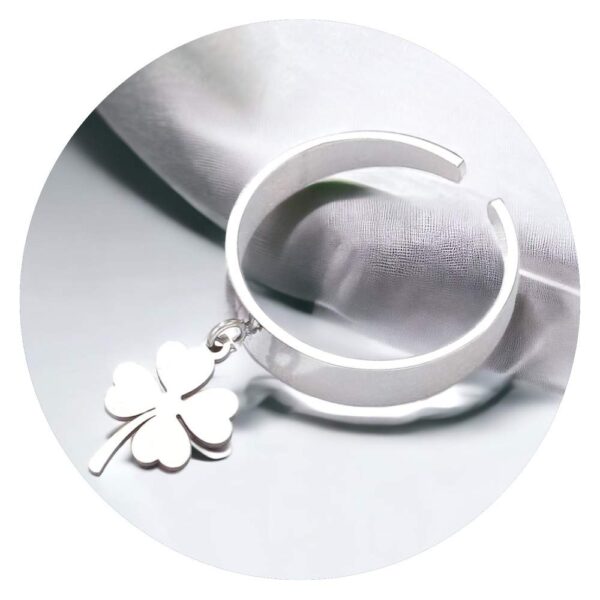 Ring met los klavertje