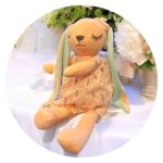 Roze onbescheiden konijn met oogjes dicht