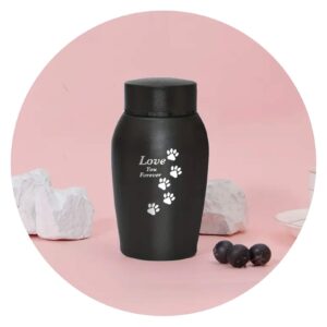 Urn zwart met pootafdrukken