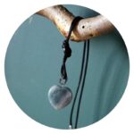 Veterketting met hartvormige steen