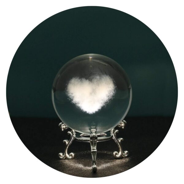 Wolkje in bol op voetje