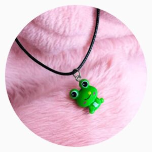 Zwarte veterketting met kikker