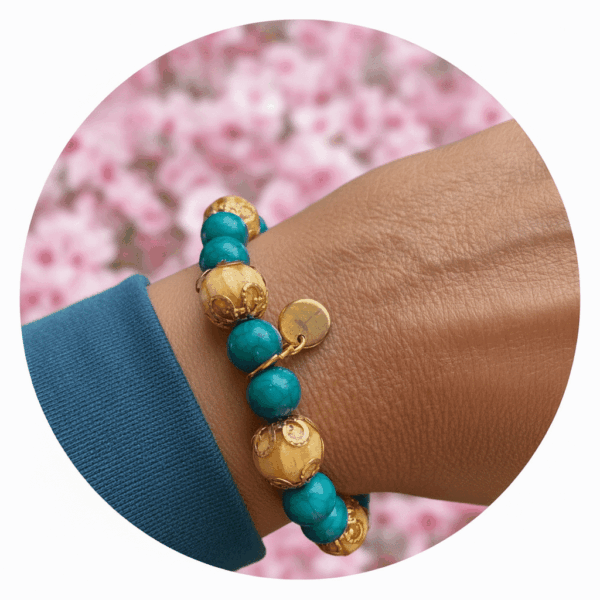 armband petrol kralen met rozenblaadjes